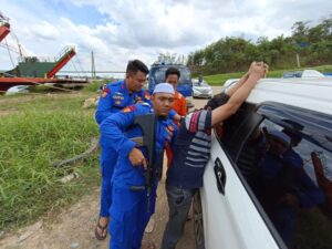Tim Patroli Kapal Polisi Bima 7014 Bekuk Pengedar Sabu Di Pesisir Sungai Mahakam