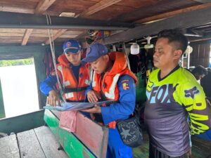 2 Kapal Penambang Pasir Illegal Ditangkap Kapal Polisi