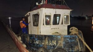 Kapal Polisi Ditpolair Korpolairud Baharkam Polri Tangkap Illegal Minn