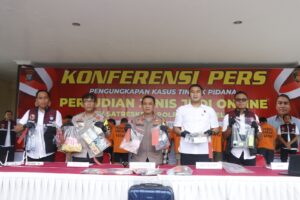 Belasan Operator Judol Ditangkap Polisi di Apartemen Sky Garden Batam,