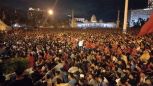 Nobar Semi Final Bersama Kapolda Kepri, Alun-alun Batam Dipadati Lautan Manusia
