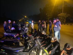 Dorong Motor Dari Legenda Ke Mapolresta Barelang, Polisi Tindak Sejumlah Remaja Terlibat Aksi Balap Liar
