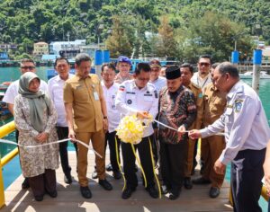 Gubernur Kepri Resmikan Ponton HDPE Pelabuhan Tarempa