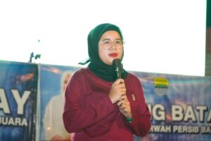 Rani Rafitriyani Hadiri Nobar Final BRI Liga 1 Persib Bandung vs Madura United