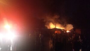 Breaking News! Sejumlah Kios Seken Tanjung Sengkuang Terbakar