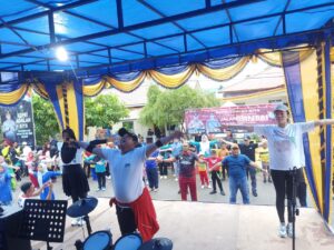 HUT Bhayangkara, Polsek Moro Gelar Jalan Santai dan Senam Bersama