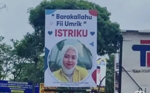 Viral Spanduk Ucapan selamat Ulang Tahun Untuk Istri di Batam jadi Bahan Pro dan Kontra Warga Instagram