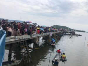 HUT Bhayangkara Ke 78 Lomba Dayung Sampan Dan Ketinting Di Sambut Antusias Masyarakat