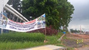 6 Unit Rumah Terdampak Proyek Pembangunan, Warga Perumahan Sandona Tuntut Ganti Rugi