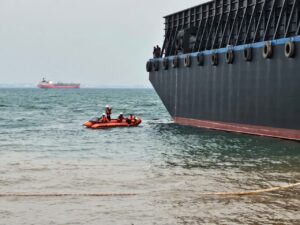 Seorang Pekerja di PT AMS Kabil Batam Terjatuh ke Laut Saat Mengecat Tongkang