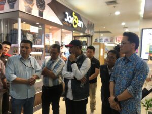 Kadisperindag, DPRD, dan Apindo Tinjau Pedagang Barang Impor di BCS di tengah Isu Razia