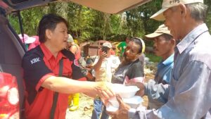 Sinar Vege Kolaborasi dengan Yayasan KBK Tanjungpinang Bagikan Ribuan Paket Makanan