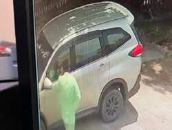 Mobil Ustad Dibobol Maling Saat Sholat Jumat di Tiban Koperasi, Pelaku Terekam CCTV