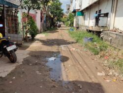 Puluhan Tahun Jalan Pemukiman Rusak Parah, Warga Perum Fanindo Mengeluh
