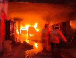 Korsleting Listrik, Toko Bangunan Plus 3 Unit Mobil Amblas Terlalap Api