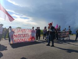 Masa Demonstrasi Desak DPRD Kepri Untuk Kawal Putusan MK