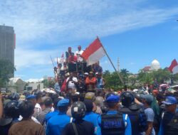 Protes Soal Air Bersih, Ribuan Warga Tanjung Uncang Unjuk Rasa di Depan Kantor BP Batam