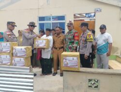 Polres Bintan Beri Bantuan Kepada Warga Yang Terdampak Angin Puting Beliung