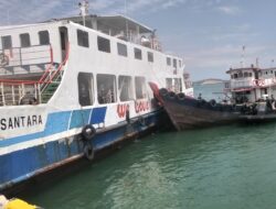 Kapal Roro Tujuan Batam Terbakar