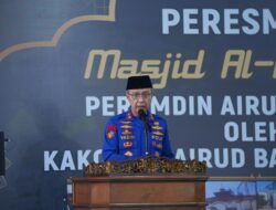 Irjen Pol Yassin Kosasih Kunjungi Peresmian Masjid Al-Hidayah Perumahan Dinas Airud