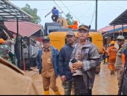 Alat Berat Dikerahkan di Lokasi Longsor Tiban Koperasi, Evakuasi 2 Korban Tertimbun