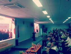 Polri Bagikan Ribuan Paket Sembako, Kapolda Kepri Ajak Pemuda dan Mahasiswa Berkontribusi Positif