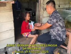 Jumat Berkah, Kapolres Lingga Bagikan Sembako di Kecamatan Singkep
