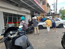 Alfamart Tiban Koperasi Diseruduk Mobil Sedan Ford