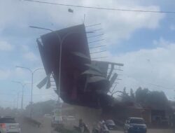 Puting Beliung Terjang Atap Kantin di Tiban, Warga Panik