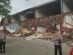 Sudirman Tewas Tertimpa Kanopii, Satu Orang Kritis