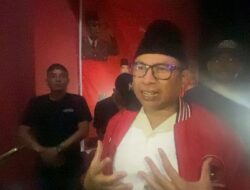 PDI Perjuangan Cecar Bukti Chat WhatsApp Mangihut