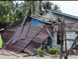 Diterjang Puting Beliung, Dua Rumah di Dabo Singkep Porak Poranda