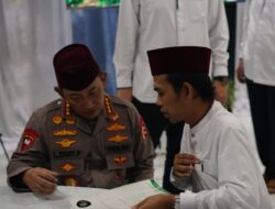Kapolri Berkunjung ke Rumah Dakwah Moderat, Bersama UAS Menjahit Persaudaraan
