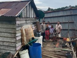 Angin Puting Beliung Ratakan Rumah Warga di Lingga