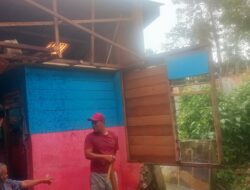 Hujan Deras Rendam Dabo Singkep, Puluhan Rumah dan Dapur Warga Ambruk