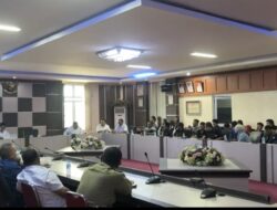 Lanjutkan Aksi Damai di Kantor Bupati, Rakyat Karimun Bersuara Minta Pemda Segera Atasi Kelangkaan Bapok