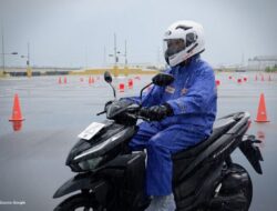 Cuaca Tak Menentu, Honda Ajak Pengendara Tetap #Cari_Aman di Musim Hujan