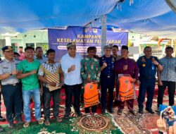 Bupati Roby dan Kemenhub Kampanyekan Keselamatan Pelayaran di Pulau Pangkil, Bagikan E-Pass dan Life Jacket untuk Nelayan