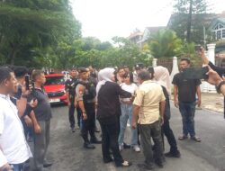 Keributan hingga Aksi Saling Dorong Warnai Proses Eksekusi di Kawasan Perumahan Rosedale Batam