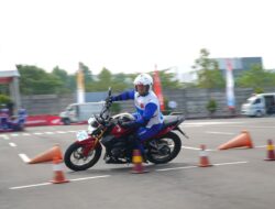 Waspadai Bahaya Menggunakan Rem Depan Saat Menikung, Ini Penjelasan Instruktur Safety Riding Honda