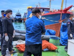 Mayat Mengapung Ditemukan di Batu Ampar, KSOP Batam Lakukan Evakuasi