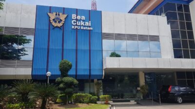 Bawa uang 7.7 Milliar Calon Penumpang  di Pelabuhan Harbor Bay di  Amankan Tim Gabungan Polsek KKP dan Bea Cukai Batam