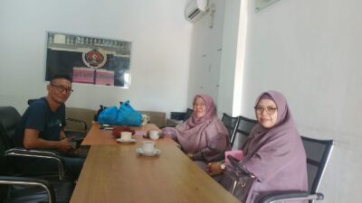 Sekantong Pisang, Rambutan, dan Kesunyian Etika Jurnalistik