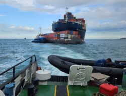 ‎ ‎Kapal Kontainer MV CMA CGM NIAGARA Tabrak Tongkang di Selat Singapura, KSOP Khusus Batam Pastikan Tidak Ada Korban Jiwa ‎
