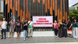 Warga The Icon Central Geram, Pasang Spanduk Tolak Homestay dan Protes IPL Mencekik