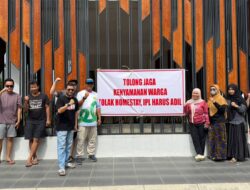 Warga The Icon Central Geram, Pasang Spanduk Tolak Homestay dan Protes IPL Mencekik