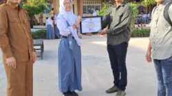 Ketika Upacara Berubah Haru: PWI Batam Apresiasi Penulis Muda SMKN 4 Batam