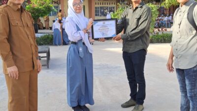 Ketika Upacara Berubah Haru: PWI Batam Apresiasi Penulis Muda SMKN 4 Batam