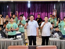 Terus Lahirkan Wirausaha Muda, Bupati Roby Buka Pelatihan Keahlian Barber