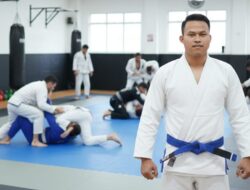 Jurnalis Senior LMG Nahkodai PBJI Lingga 2026–2030, Dari Menulis ke Arena Beladiri